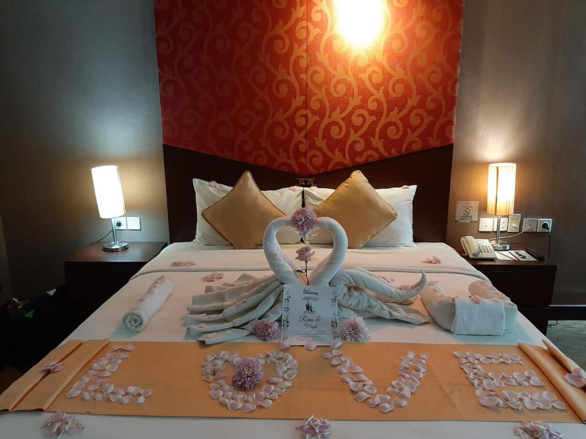 Horison Balairung Jakarta Ngoại thất bức ảnh