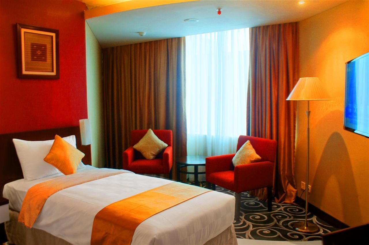 Horison Balairung Jakarta Hotel Ngoại thất bức ảnh